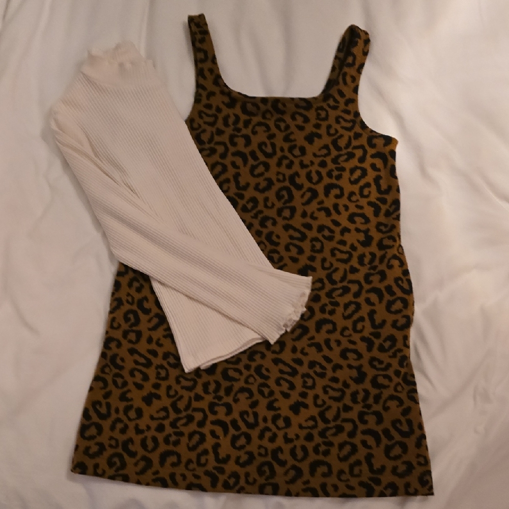 Old Navy Brown and Black Patterned Top